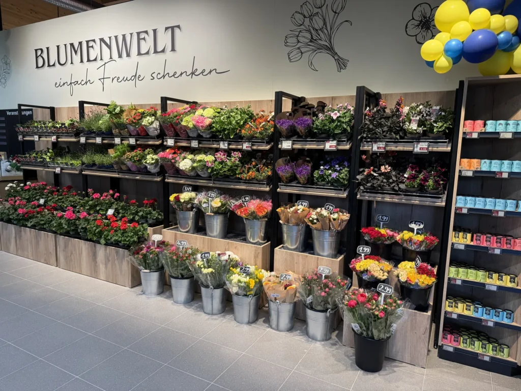 Blumenwelt mit Schnittblumen und Pflanzen